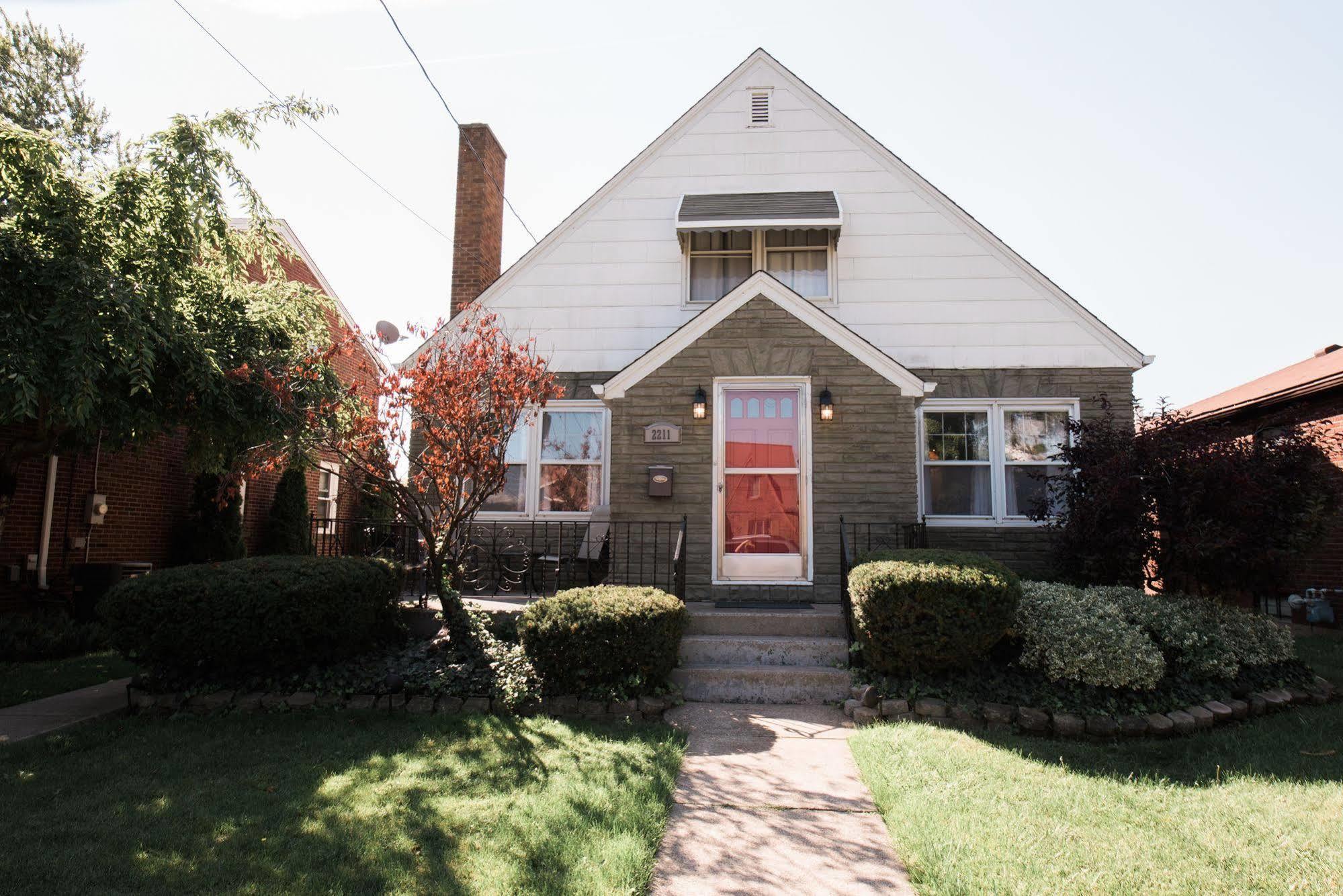 The Little Italy Of Niagara Falls Bed & Breakfast ภายนอก รูปภาพ